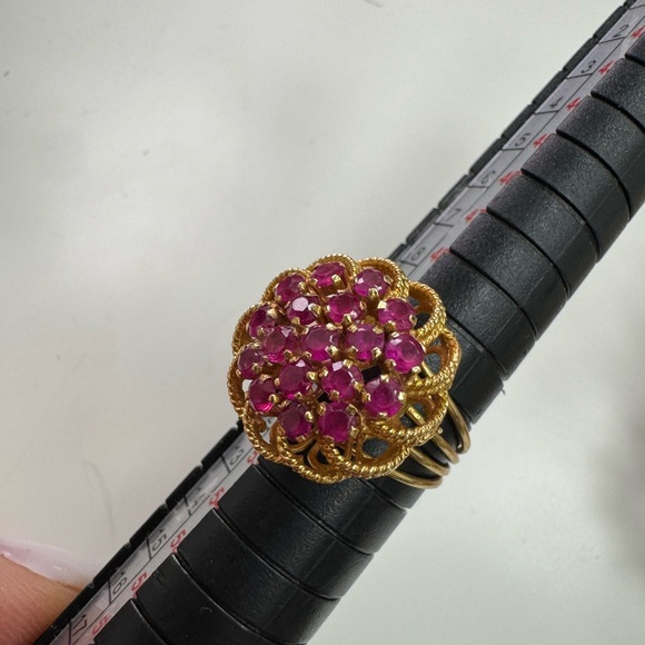 14K yellow gold and pink sapphires cluster ring - Picture 11 of 14